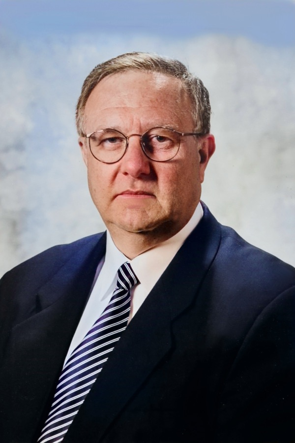 Luiz Raimundo Tomazzoni, presidente no período 2000 a 2001